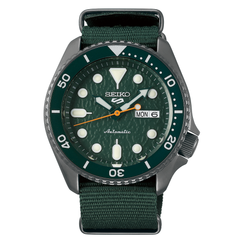 Seiko 5 Sports Street Style Hard Coating / Green / NATO